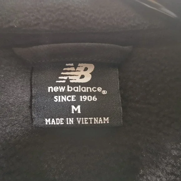 New Balance Fleece Black Men's Jacket Insulated Size M PIT TO PIT 22 IN NWT - Picture 8 of 8